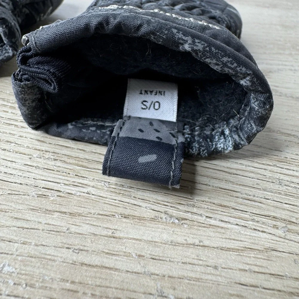 Columbia Baby Boy's Black & Gray‎ Winter Mitts Infant One Size Zipper No Thumbs